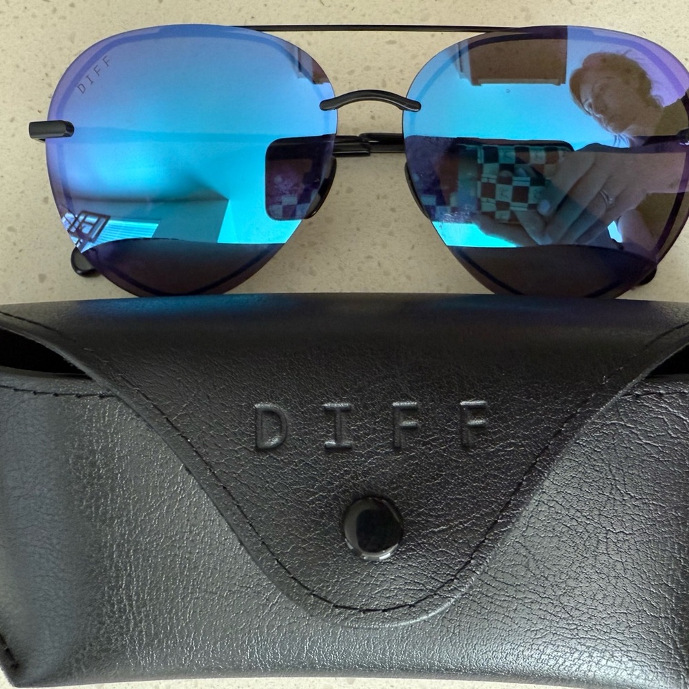 Diff Eyewear Aviator Sunglasses